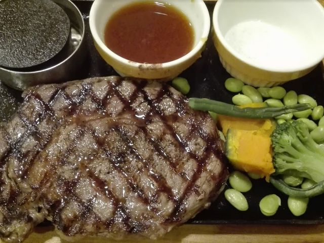 がっつりと肉!_ココス芝山店
