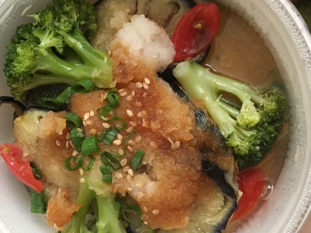 おろしポン酢と鯖が最高に美味しいです_八十八楽 こめらく 横浜ランドマーク店