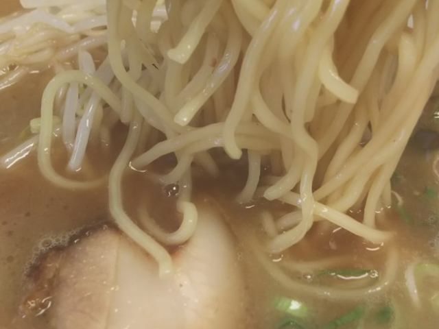 中華そば
良い感じの魚介豚骨_やまと