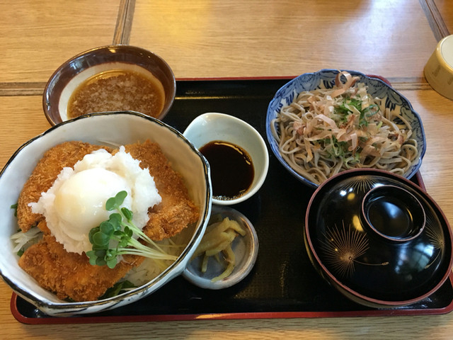 醤油カツ丼_そば処梅林
