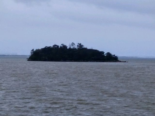 遊覧船からの眺め_瀬戸・礫島