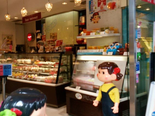 店内_不二家 数寄屋橋店