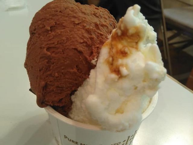 チョコレートとカプチーノです。_ナガイファーム