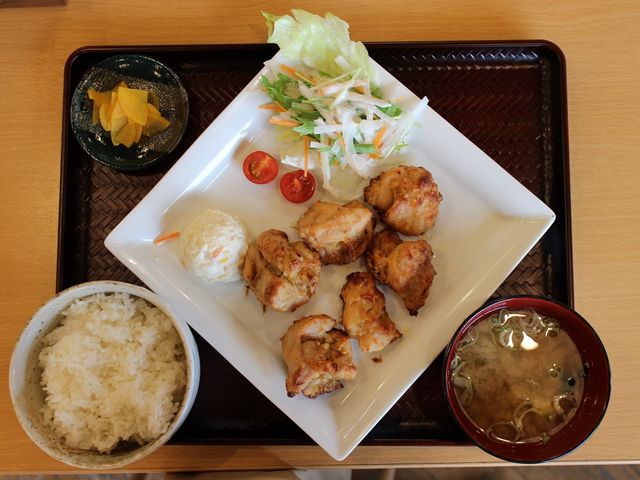 から揚げ定食_<レストラン>ポロ