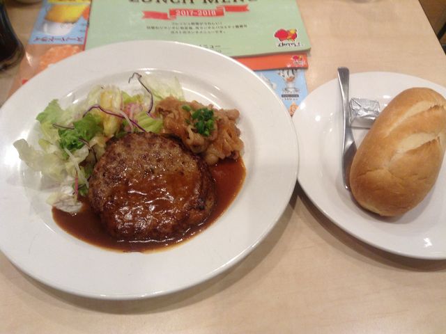 ライスをパンにしてもらいました_ガスト仲御徒町店