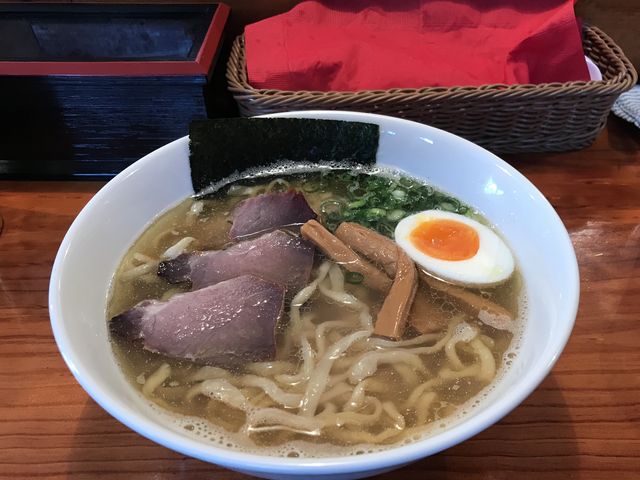 中華そば700円 平打ち麺_讃岐ラーメン はまんど