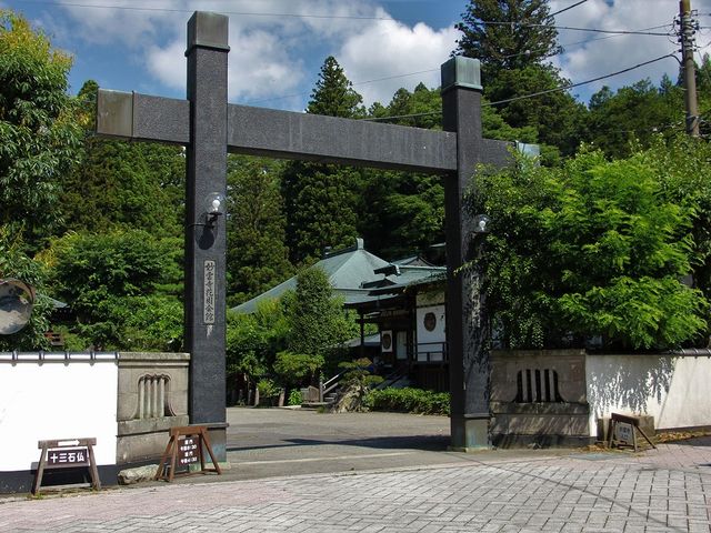 駐車場から近い入口。_妙雲寺