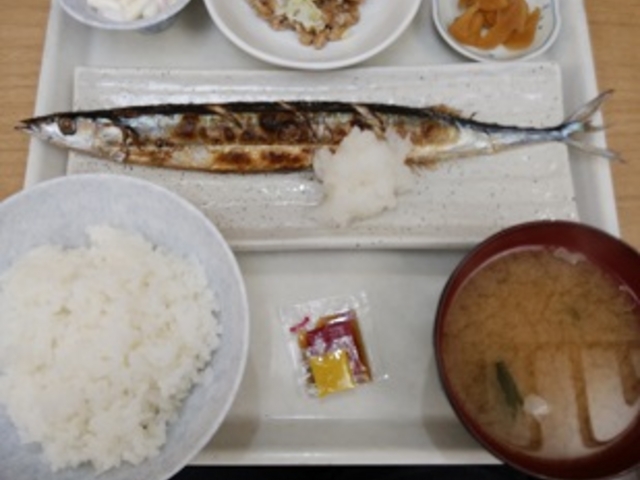 サンマ塩焼定食・750円_べにづる