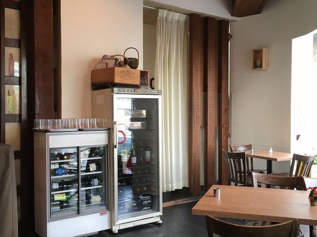 店内はゆとりあるつくり_Italian Restaurant CREDO