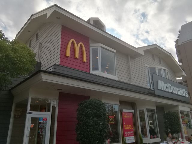 マクドナルドの外観_マクドナルド長居公園通り店