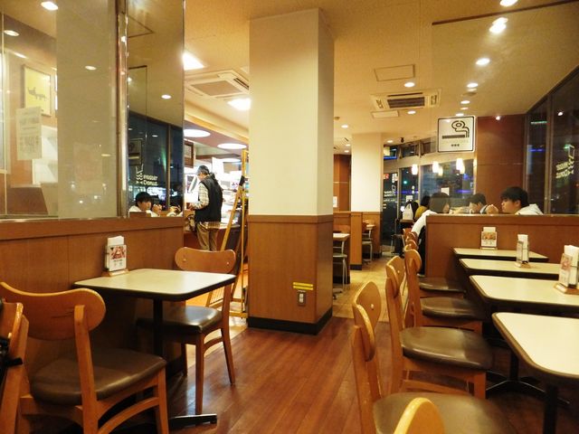 店内の様子_ミスタードーナツ和歌山駅前ショップ