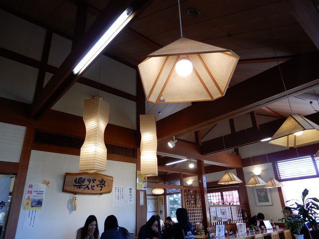 店内_そば茶屋 楽花亭