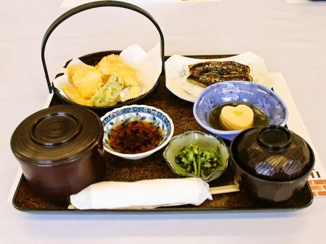 渡良瀬なまず天定食_山清