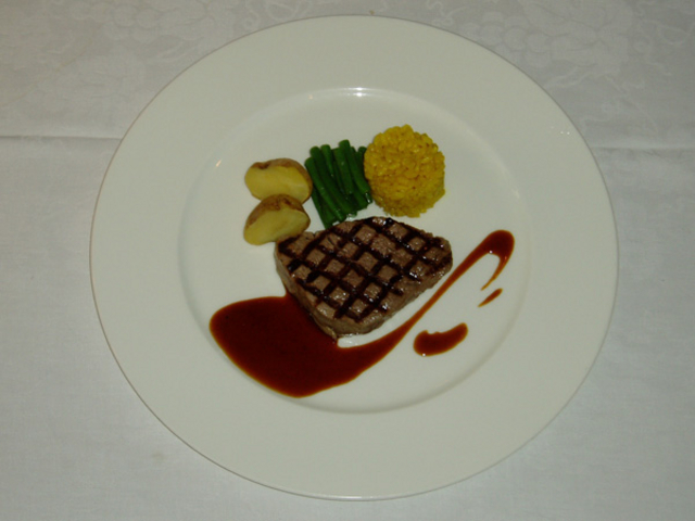 牛ヒレのステーキ_料理とワインの里 プティアリサ