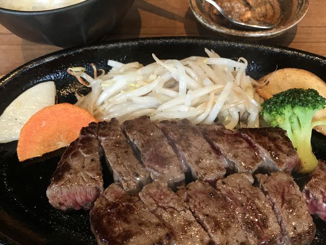 伊賀牛赤身肉_ステーキハウスグラツィエ