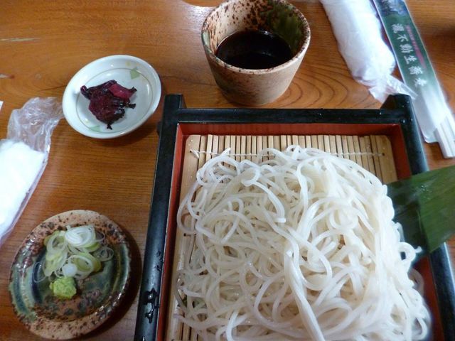 white buckwheat noodle_瀧不動生そば