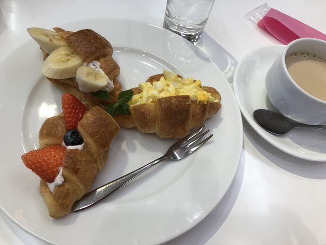 クロワッサン_フルーツショップセリーヌ