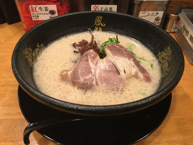 とんこつラーメン_とんこつラーメン 博多風龍 新橋店