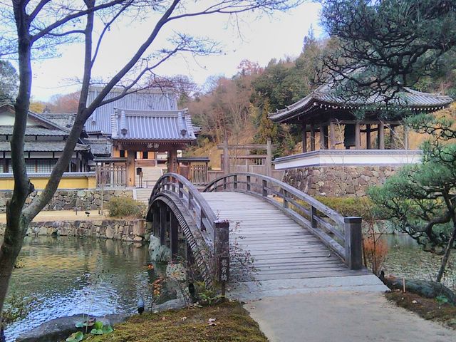 龍背橋から庫裏の眺め_神勝寺