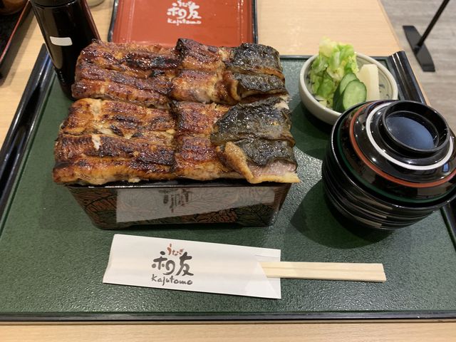 うな丼3800円を重箱に入れていただきました。_うなぎ和友