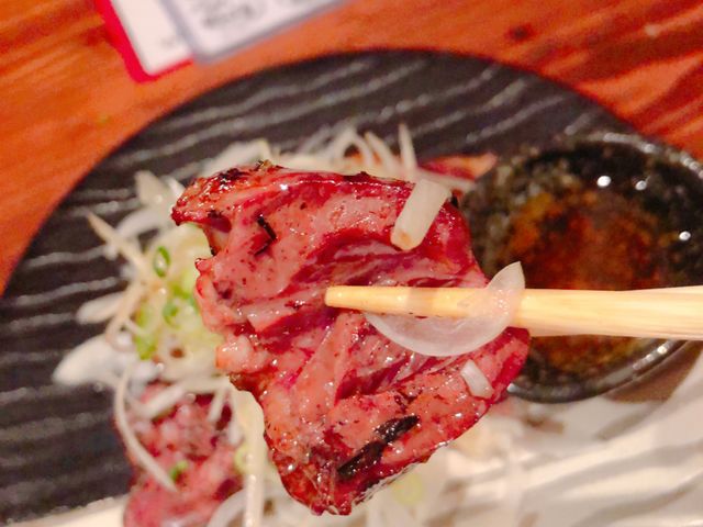 赤鶏レバーの藁焼き_わら焼き 赤衛門 あかえもん