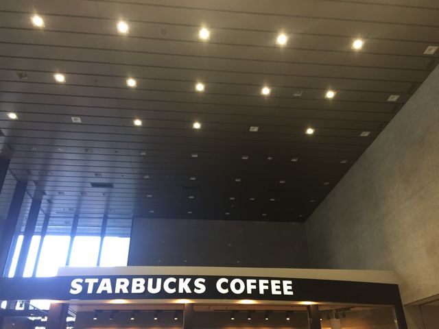 スターバックス・コーヒー KDDI大手町ビル店_スターバックス・コーヒー KDDI大手町ビル店