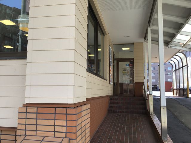 片方の入り口です_マクドナルド白石南郷通店