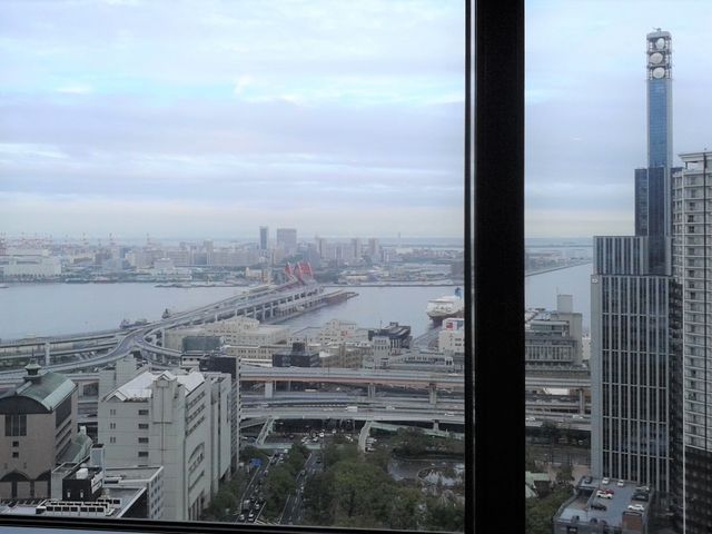 窓から見えるポートアイランド_カフェ コンフォート