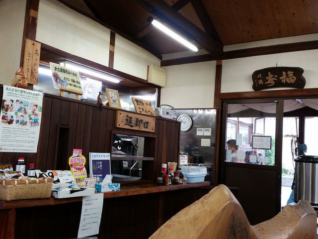 店内はひっそり_なかむらうどん