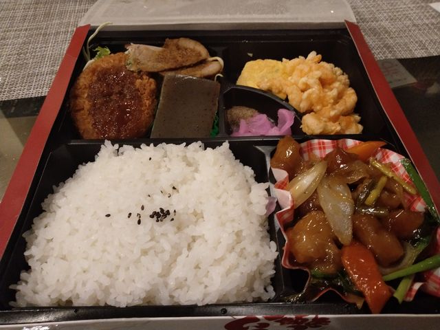 弁当です_いこい飯店