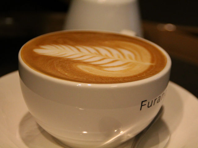 ふらの牛乳のカフェラテ_フラノカフェ (Furano Cafe)