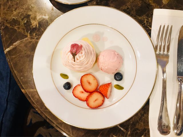 【ラ・テラス】春、桜のモンブラン_ラ・テラス
