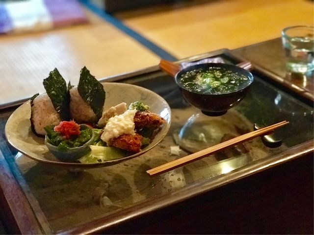 【手ぬぐいカフェ 一花屋】ランチプレートに湘南の海の海藻たっぷりのお椀を追加_手ぬぐいカフェ 一花屋