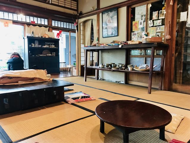 【手ぬぐいカフェ 一花屋】お席はちゃぶ台_手ぬぐいカフェ 一花屋