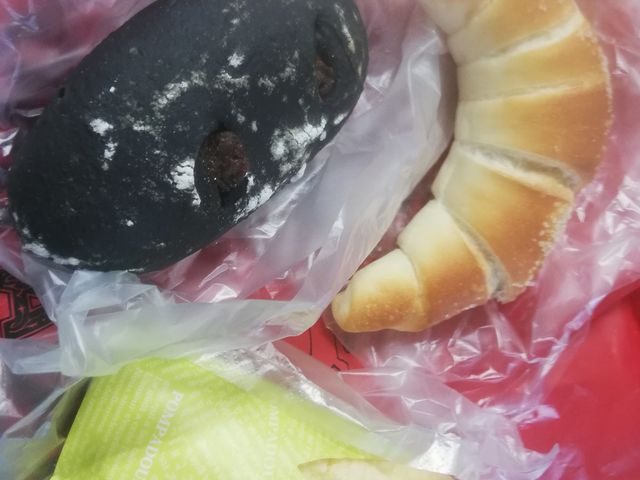 北海道フェアのとうもろこしパンにはコーン入ってる_ポンパドウル 銀座店