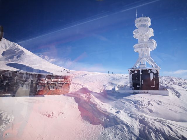 Peak radio tower and cable car station_大雪山(黒岳)