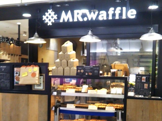 『ミスターワッフル エチカ池袋店』。_ミスターワッフル エチカ池袋店