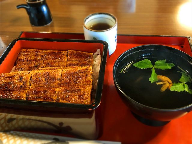うな重 並。肝吸いとお漬物_うなぎ処鈴屋