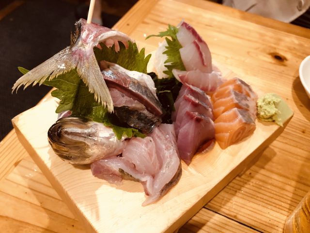 看板メニューの「おくまん 盛り」_海鮮屋台 おくまん 谷六店