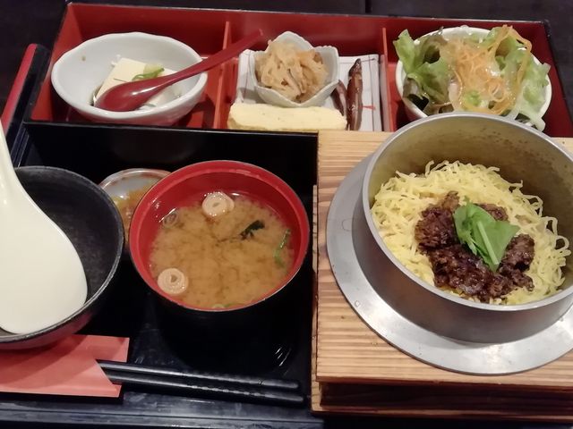 大和牛しぐれ釜飯です_奈良乃舎