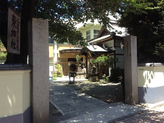 参道より_東神社