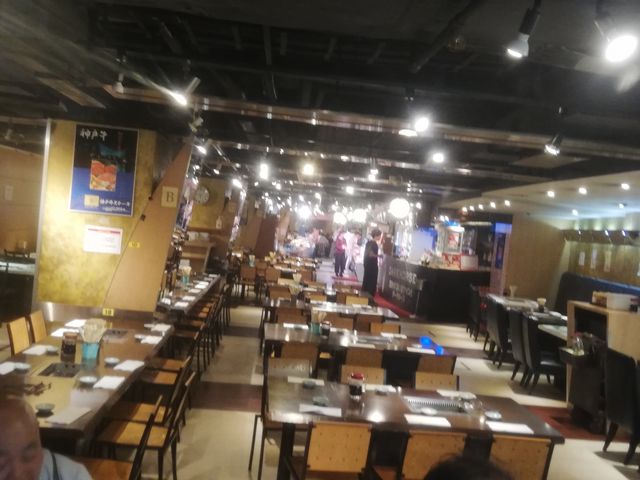 広々_カルネステーション 銀座店