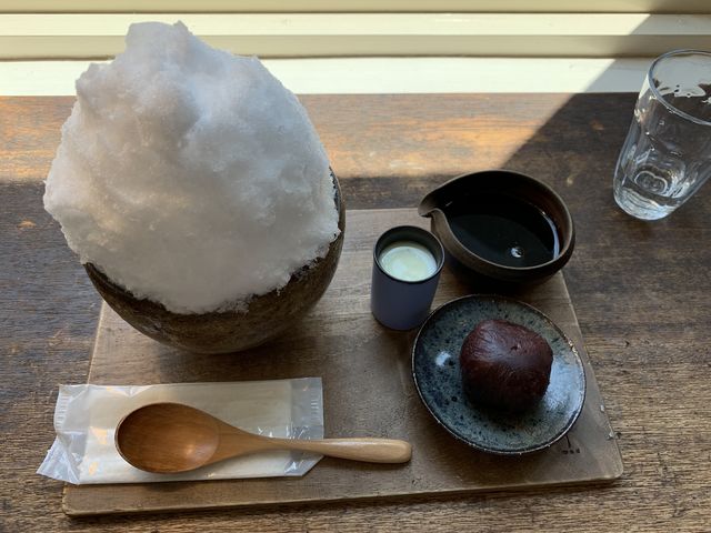 氷盛りのミルク金時。シロップは黒蜜です。_wad