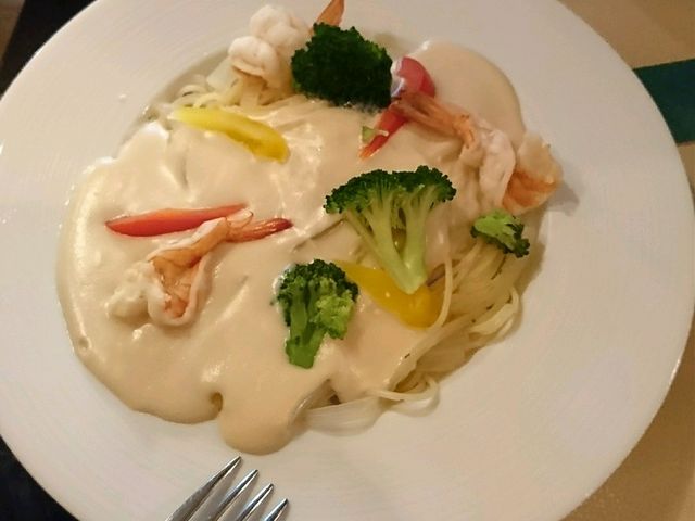 こってりクリームパスタ。
値段、リーズナブルでした。_わかひろや