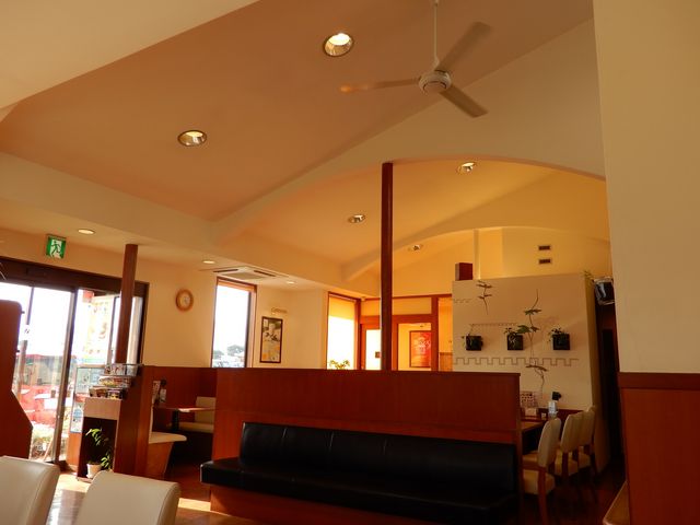 店内_モスバーガー本宮インター店