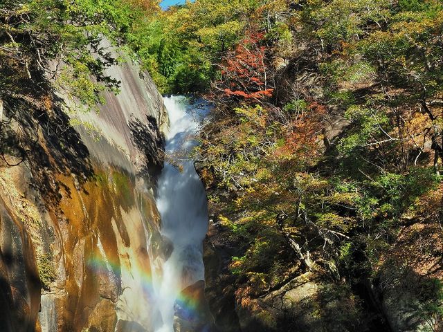 仙娥滝は落下30mあり虹が_仙娥滝
