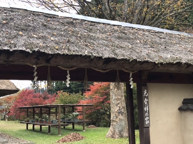 茅葺き屋根_播磨屋本店 生野総本店