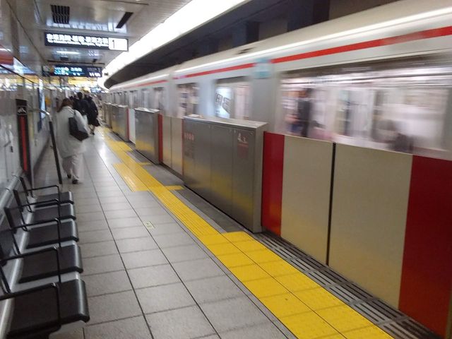 溜池山王駅へ向かいます_東京メトロ丸の内線 国会議事堂前駅