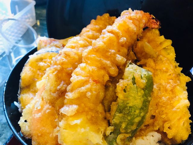 天丼ーーー!!大きな海老が3本も乗ってました(^^)_漁人(ふなと)市場とっとっと