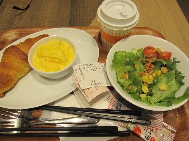 スクランブルエッグ量が多い_三日月屋 福岡空港店